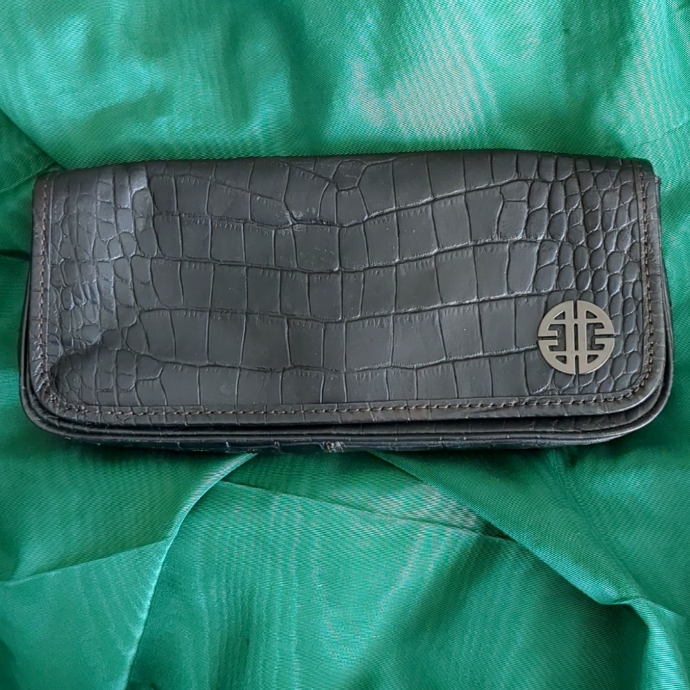 EUC Antonio Melani clutch